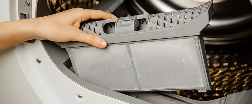 Signs Of A Clogged Dryer Lint Trap in Southchase, Florida